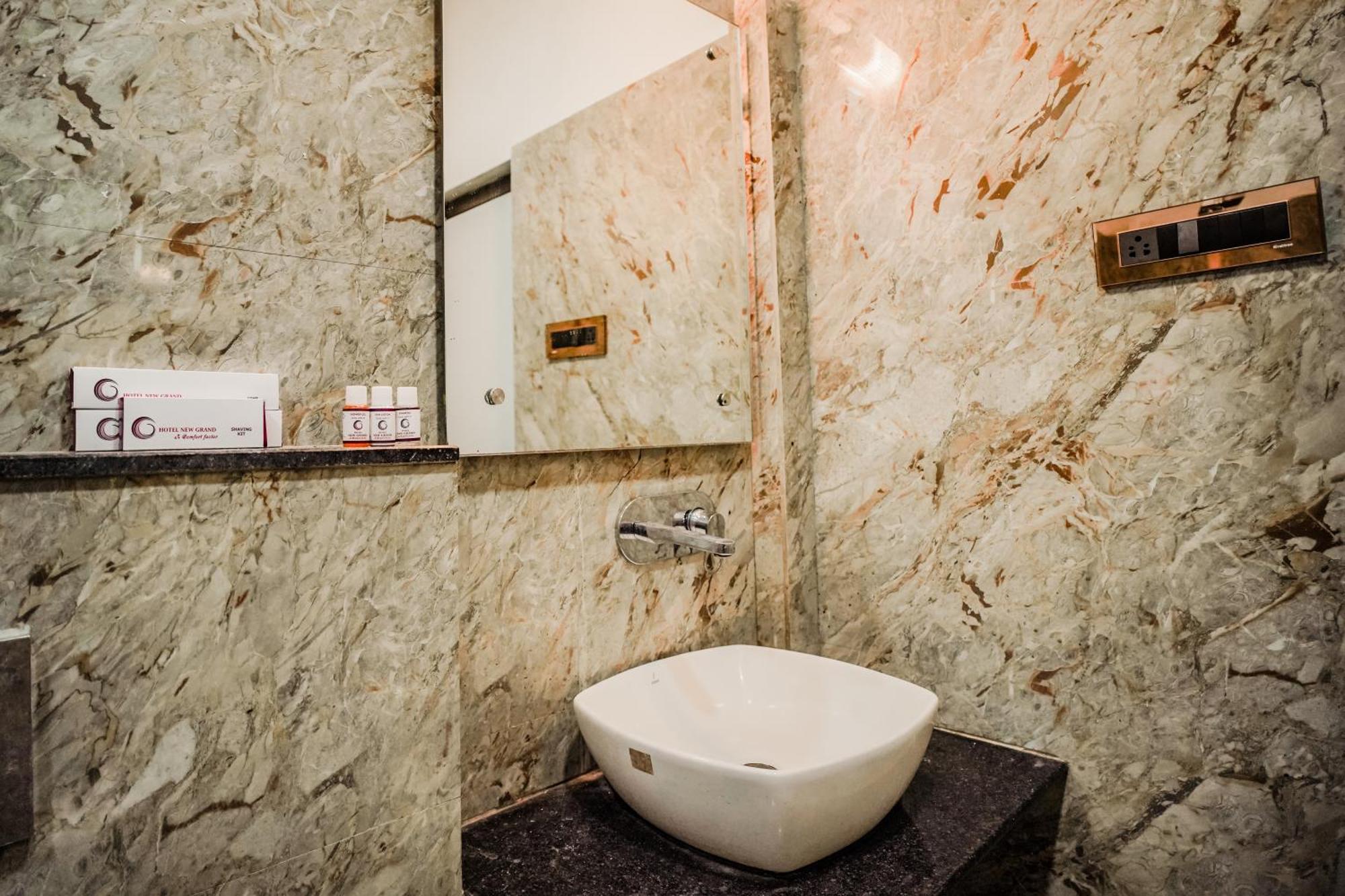 Hotel New Grand دوغار المظهر الخارجي الصورة